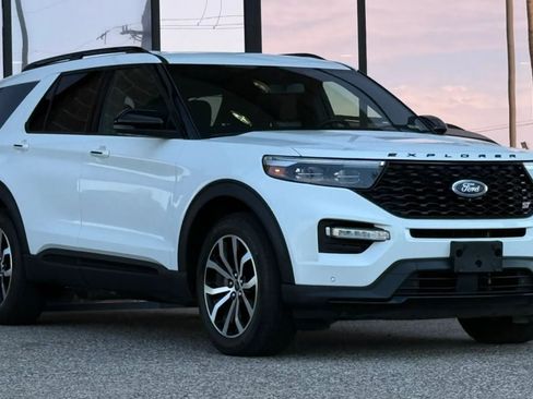 Used 2020 Ford Explorer ST w/ Premium Technology Package AWD/4WD image 17