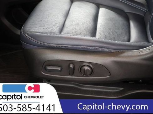 Used 2023 Chevrolet Bolt EUV Premier w/ Sun & Sound Package FWD image 15