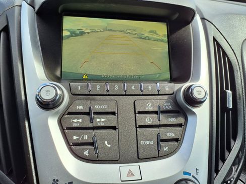 Used 2017 Chevrolet Equinox LS FWD image 5