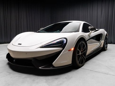 Used 2016 McLaren 570S Coupe RWD image 29
