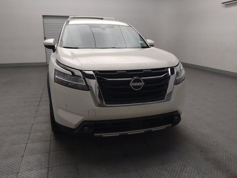 Used 2022 Nissan Pathfinder SL FWD image 14