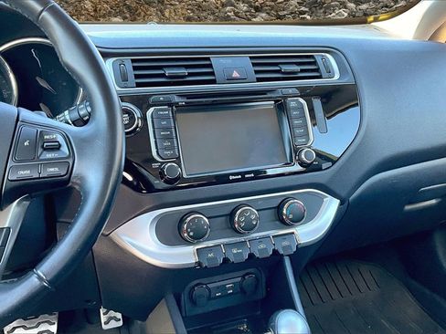 Used 2016 Kia Rio SX image 6
