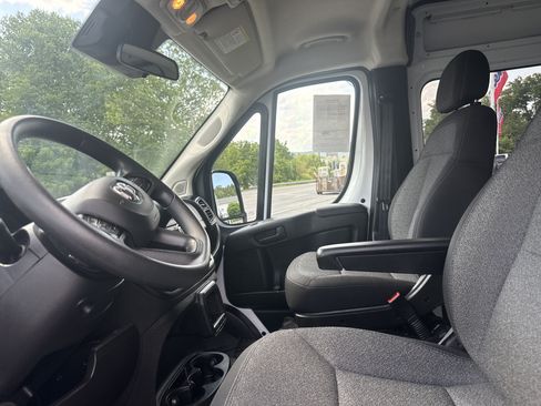 Used 2023 RAM ProMaster 2500 w/ Interior LED Lighting Group FWD image 5