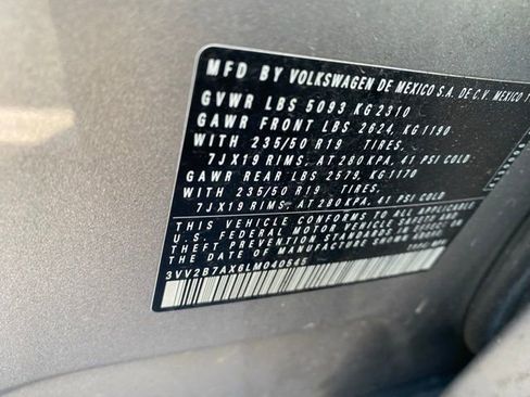 Used 2020 Volkswagen Tiguan SEL image 14