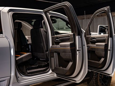 Used 2025 GMC Sierra 2500 AT4 w/ AT4 Premium Plus Package image 34