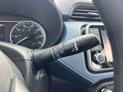 Used 2025 Nissan Versa SV w/ Trunk Package image 27