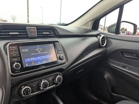 Used 2020 Nissan Versa S image 20