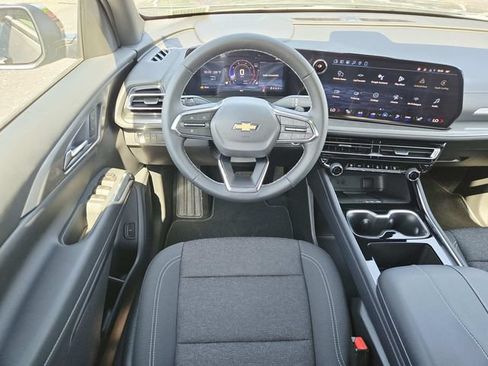New 2026 Chevrolet Traverse LT w/ Driver Confidence Package FWD image 7