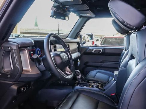 New 2025 Ford Bronco Outer Banks w/ Sasquatch Package image 18