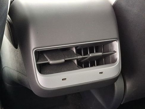 Used 2022 Tesla Model Y Performance image 14