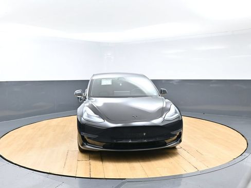 Used 2018 Tesla Model 3 Mid Range RWD image 46