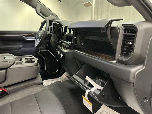 New 2026 GMC Sierra 1500 SLE w/ Preferred Package AWD/4WD image 30