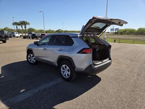 Used 2024 Toyota RAV4 LE AWD/4WD image 23