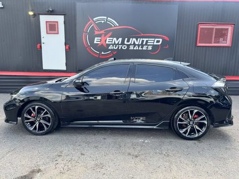 Used 2018 Honda Civic Sport Touring image 3