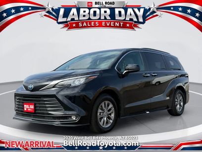 Used 2025 Toyota Sienna XLE