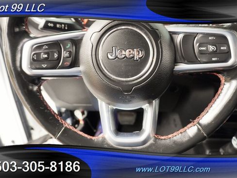 Used 2018 Jeep Wrangler Unlimited Sahara AWD/4WD image 24