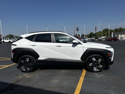 Used 2025 Hyundai Kona SEL AWD/4WD image 4