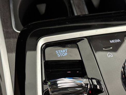 Used 2026 BMW i7 eDrive50 w/ M Sport Package RWD image 16