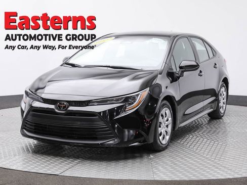 Used 2024 Toyota Corolla LE FWD image 1
