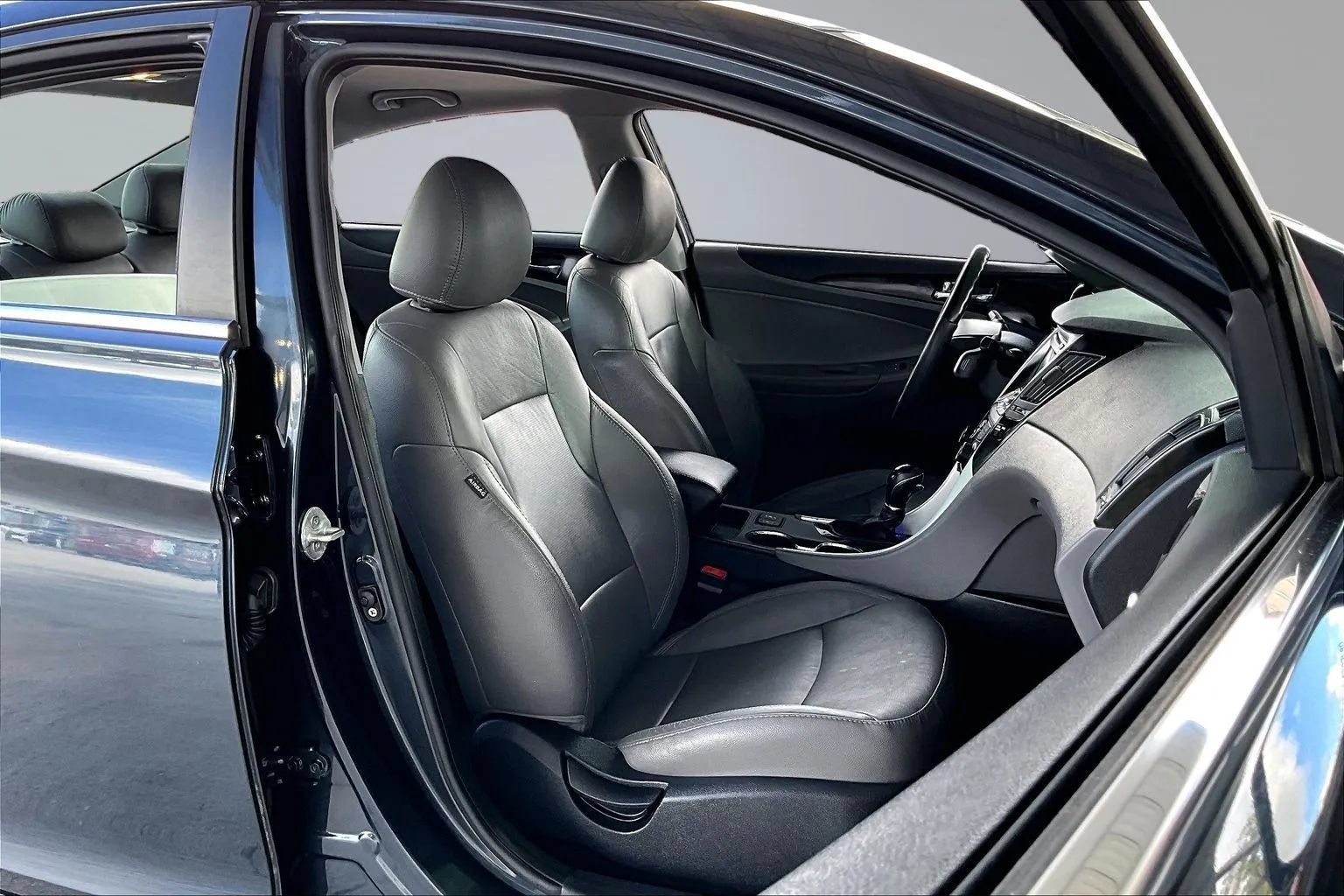 Used 2011 Hyundai Sonata Limited w/ Navigation Pkg 5 FWD image 26