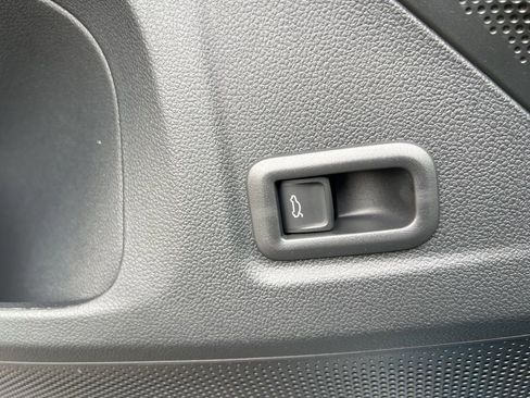 New 2026 Volkswagen Tiguan SE R-Line image 21