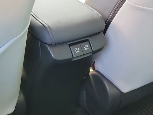 Used 2022 Toyota Prius Limited image 14