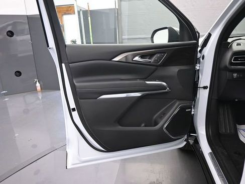 New 2026 Chevrolet Traverse High Country w/ LPO, Floor Liner Package FWD image 12