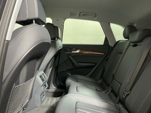 Used 2024 Audi Q5 2.0T Premium w/ Convenience Package image 27