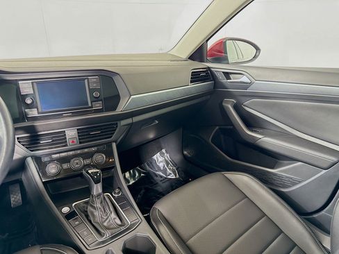 Certified 2022 Volkswagen Jetta SE FWD image 22