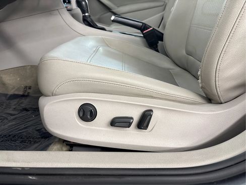 Used 2013 Volkswagen Passat TDI SE FWD image 24