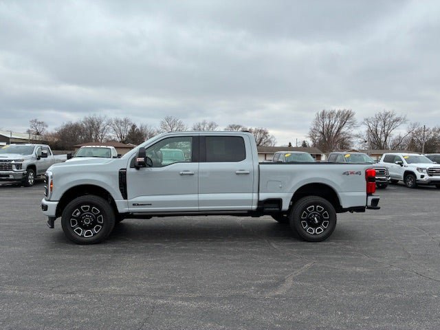 Used 2025 Ford F250 Platinum AWD/4WD image 2