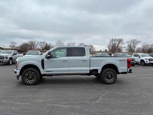 Used 2025 Ford F250 Platinum AWD/4WD image 2