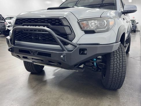 Used 2017 Toyota Tacoma TRD Pro AWD/4WD image 29