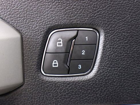 Used 2020 Ford F150 Lariat w/ Trailer Tow Package image 33