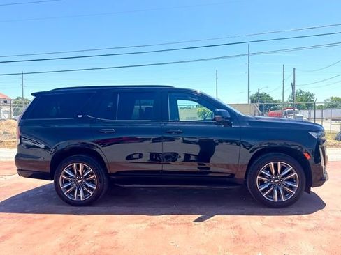 Used 2023 Cadillac Escalade Sport AWD/4WD image 3