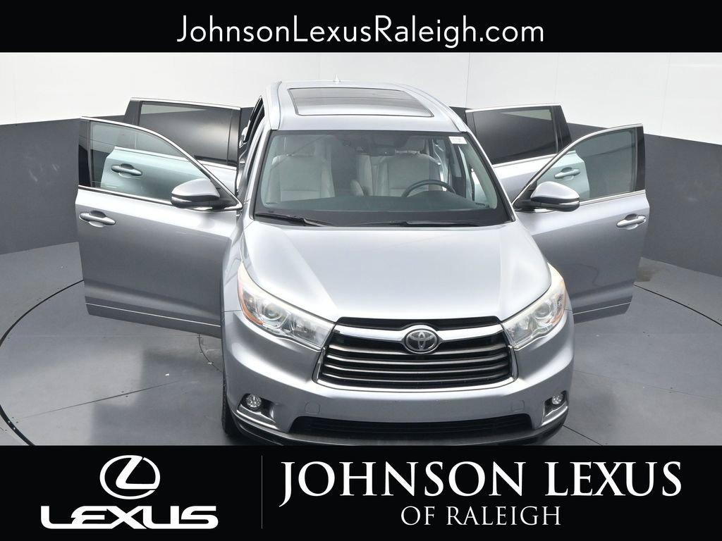 Used 2016 Toyota Highlander Limited Platinum FWD image 33