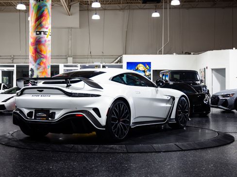 Used 2023 Aston Martin V12 Vantage RWD image 14