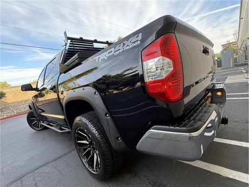 Used 2021 Toyota Tundra SR5 w/ TRD Off-Road Package AWD/4WD image 28