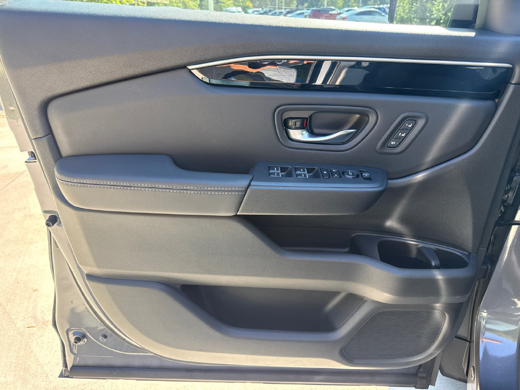 Certified 2025 Honda Pilot Touring image 14