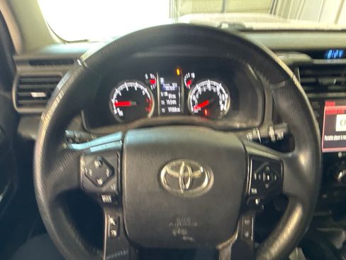 Used 2020 Toyota 4Runner TRD Off-Road AWD/4WD image 23