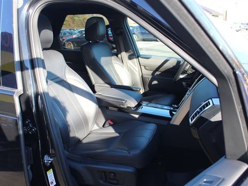 Used 2017 Land Rover Discovery HSE AWD/4WD image 15