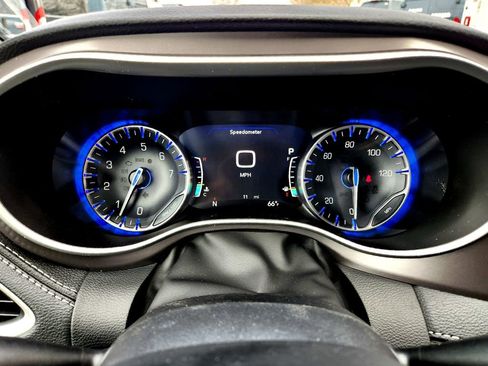 New 2025 Chrysler Pacifica Select image 14