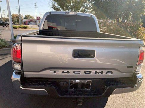 Certified 2021 Toyota Tacoma TRD Off-Road image 32