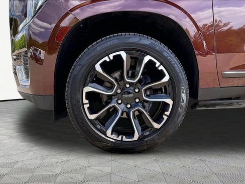 Used 2023 GMC Yukon Denali RWD image 23
