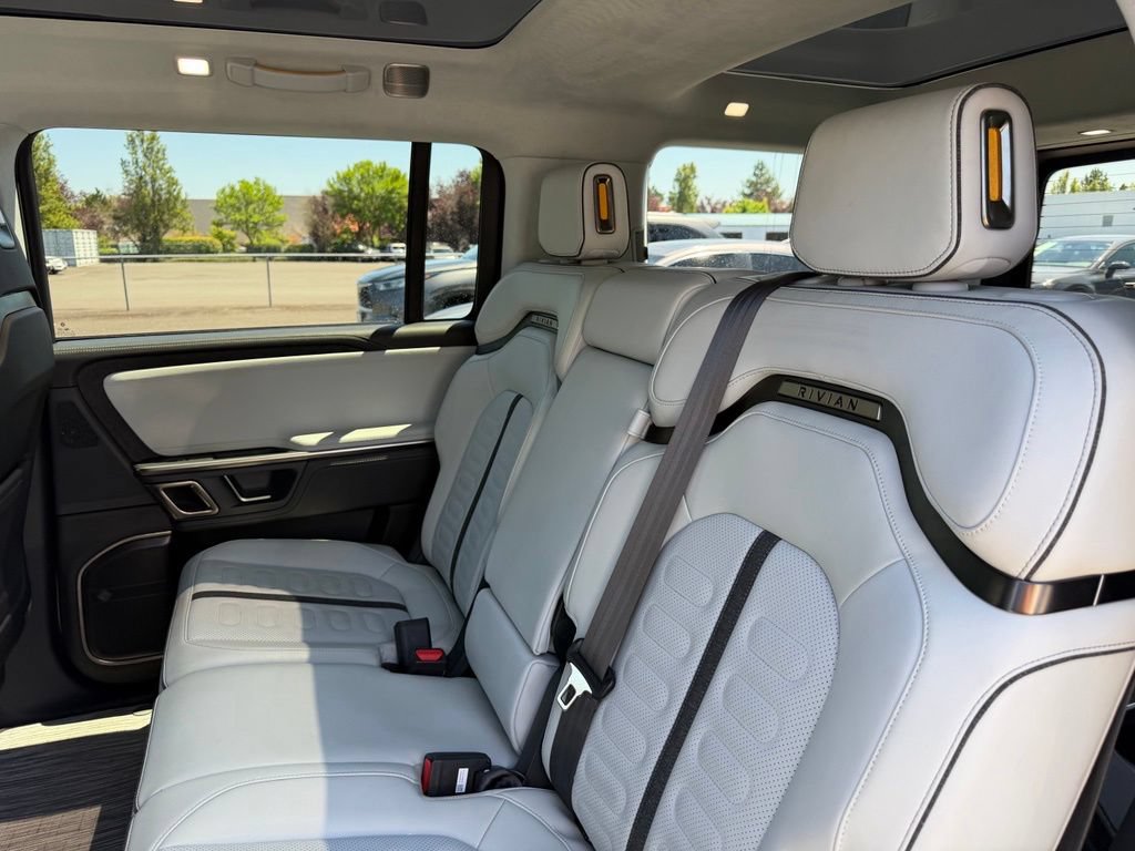 Used 2024 Rivian R1S Adventure Dual AWD/4WD image 29