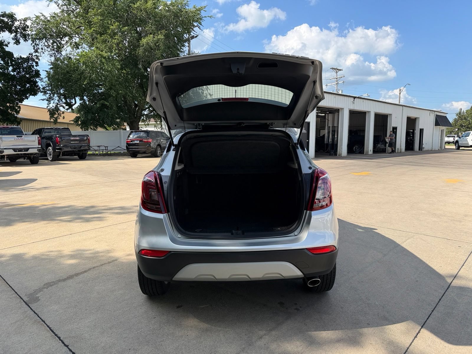 Used 2022 Buick Encore Preferred w/ Safety Package AWD/4WD image 34
