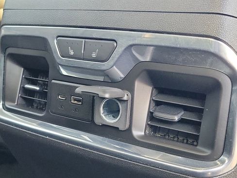 Used 2019 Chevrolet Silverado 1500 High Country w/ Technology Package image 23