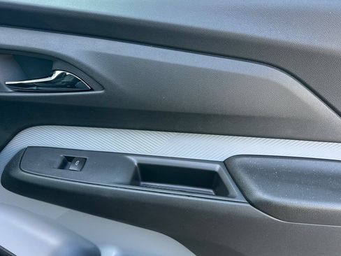 New 2027 Chevrolet Bolt LT w/ Comfort Package FWD image 18