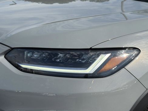 Used 2025 Honda HR-V Sport image 12