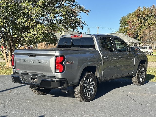 Used 2024 Chevrolet Colorado Z71 w/ Z71 Convenience Package 2 AWD/4WD image 8
